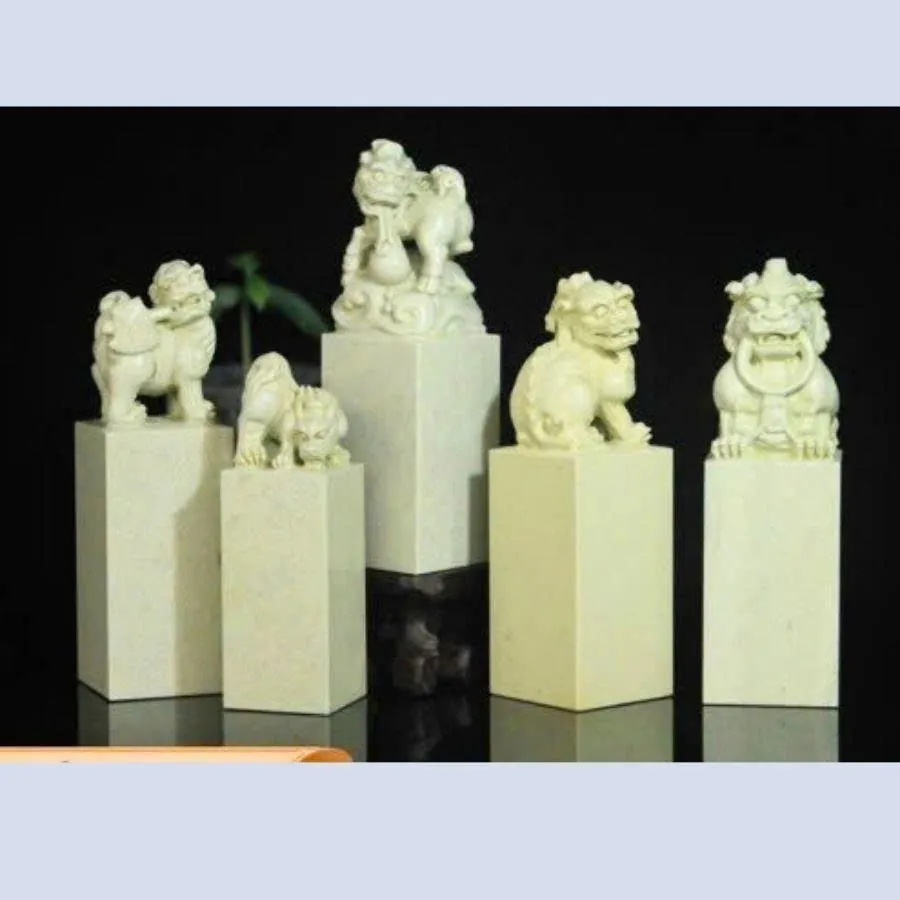 Family of stone seals with lion handles